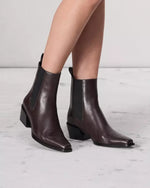 Rad & Bone Joni Chelsea Boot in Dark espresso